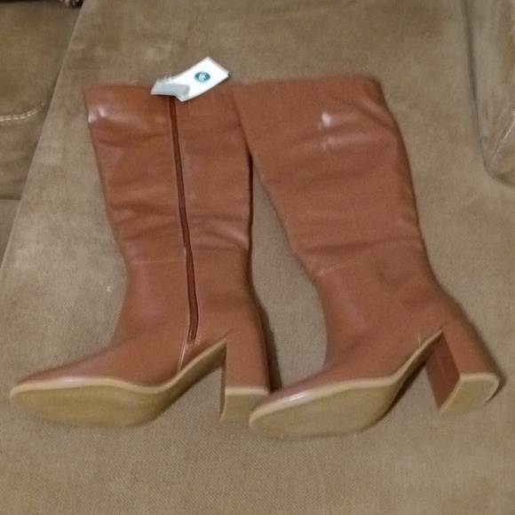 Brand new boots 9 - Picture 1 of 5